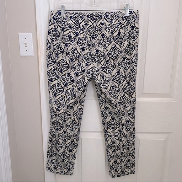 LOFT Like New Cream and Black Patterned Marisa Riviera Cropped Pant - Picture 7 of 7